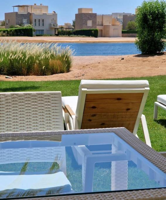 Cheerful Space With A Huge Garden And Pool Apartmán